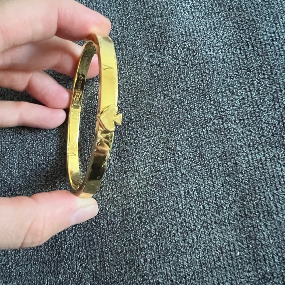 Kate spade Hinge logo bracelet “Everyday Spade Thin Metal Bangle” - Picture 5 of 6